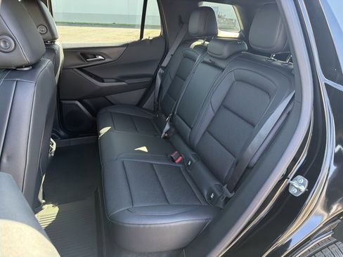 New 2026 Chevrolet Equinox LT w/ Convenience Package II AWD/4WD image 24