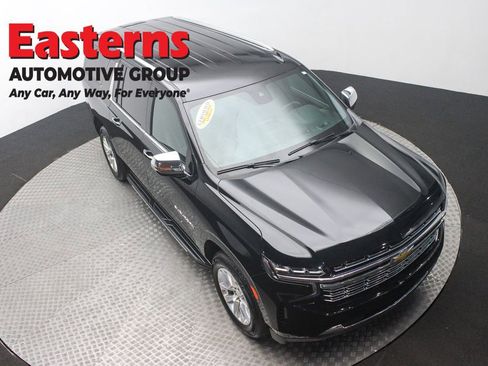 Used 2024 Chevrolet Suburban Premier RWD image 3