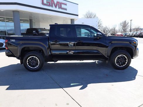 Used 2024 Toyota Tacoma TRD Off-Road image 7