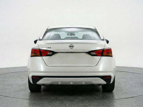 Used 2025 Nissan Altima 2.5 SV image 7