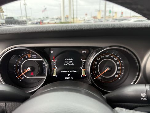 Used 2021 Jeep Gladiator Sport AWD/4WD image 19