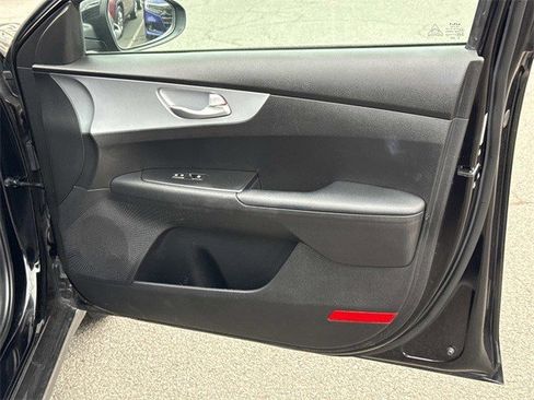 Used 2023 Kia Forte LXS image 8