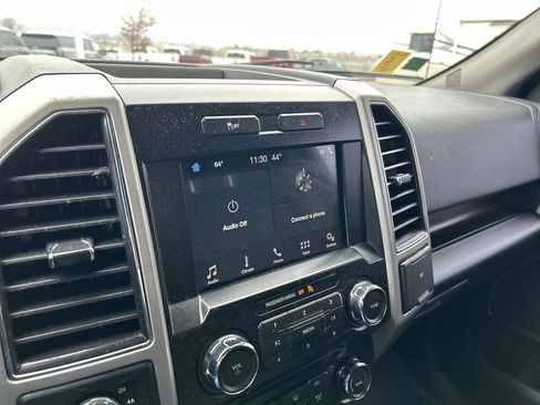 Used 2017 Ford F150 Lariat w/ Trailer Tow Package image 27