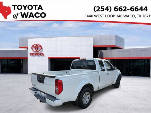 Used 2021 Nissan Frontier S RWD image 3
