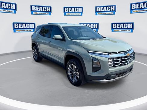 Used 2026 Chevrolet Equinox LT FWD image 2