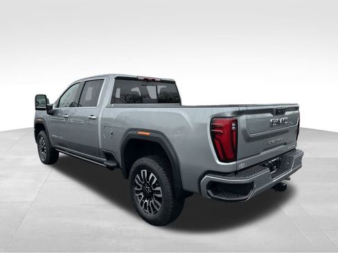 Used 2025 GMC Sierra 3500 Denali Ultimate image 6