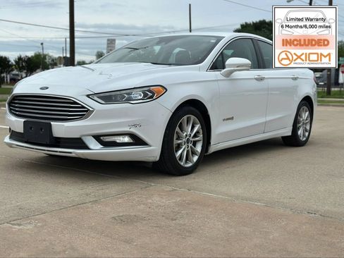 Used 2017 Ford Fusion SE w/ Equipment Group 602A FWD image 1