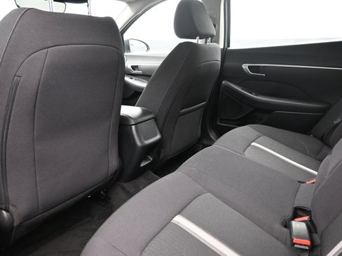 Certified 2023 Hyundai Sonata SEL w/ Preferred Accessory Package FWD image 21