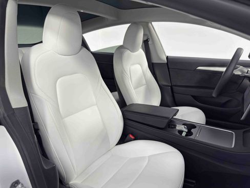 Used 2023 Tesla Model 3 Standard Range image 38