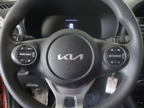 Used 2023 Kia Soul LX w/ LX Technology Package FWD image 10