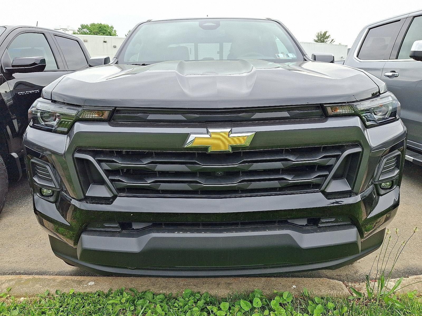 New 2026 Chevrolet Colorado LT w/ LT Convenience Package AWD/4WD image 2