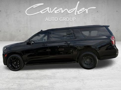 Used 2022 Chevrolet Suburban RST w/ Luxury Package RWD image 13