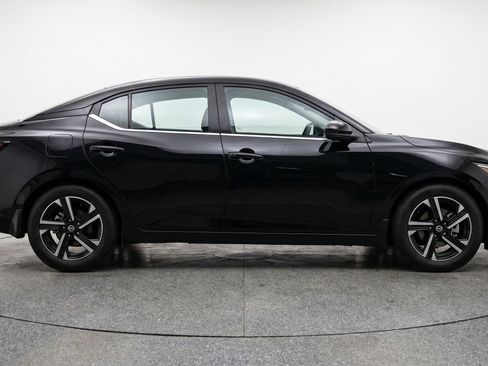 Used 2025 Nissan Sentra SV FWD image 11