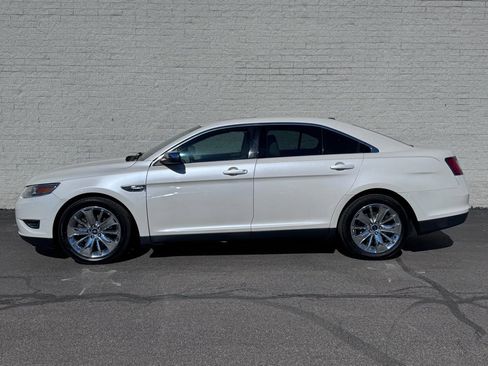 Used 2010 Ford Taurus Limited image 9