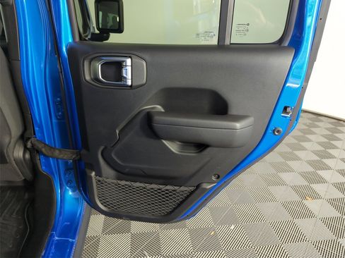 Used 2022 Jeep Wrangler Unlimited Rubicon 4xe image 30