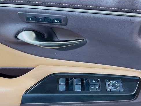 Used 2019 Lexus ES 350 Luxury image 13