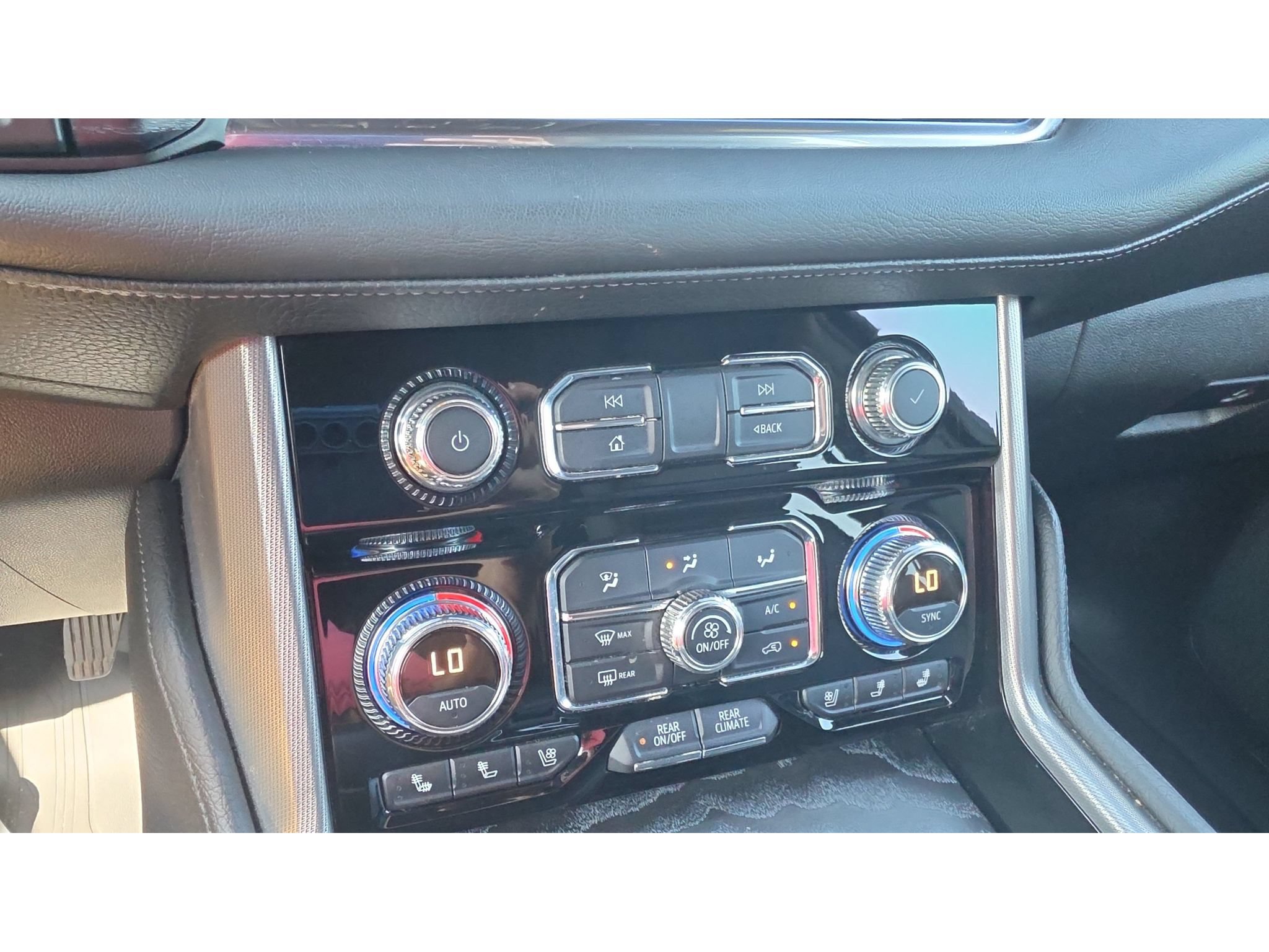 Used 2021 GMC Yukon Denali w/ Denali Ultimate Package RWD image 14