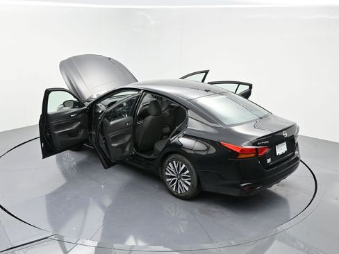 Used 2024 Nissan Altima 2.5 SV image 22
