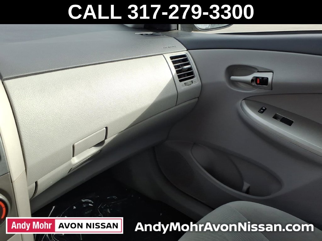 Used 2013 Toyota Corolla LE FWD image 29