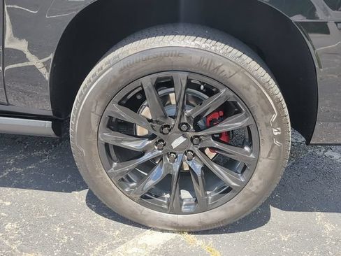 Certified 2025 Cadillac Escalade ESV Sport Platinum w/ LPO, Floor Liner Package AWD/4WD image 31