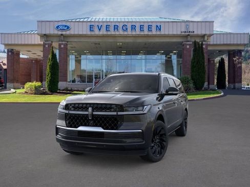 New 2026 Lincoln Navigator L Reserve AWD/4WD image 2