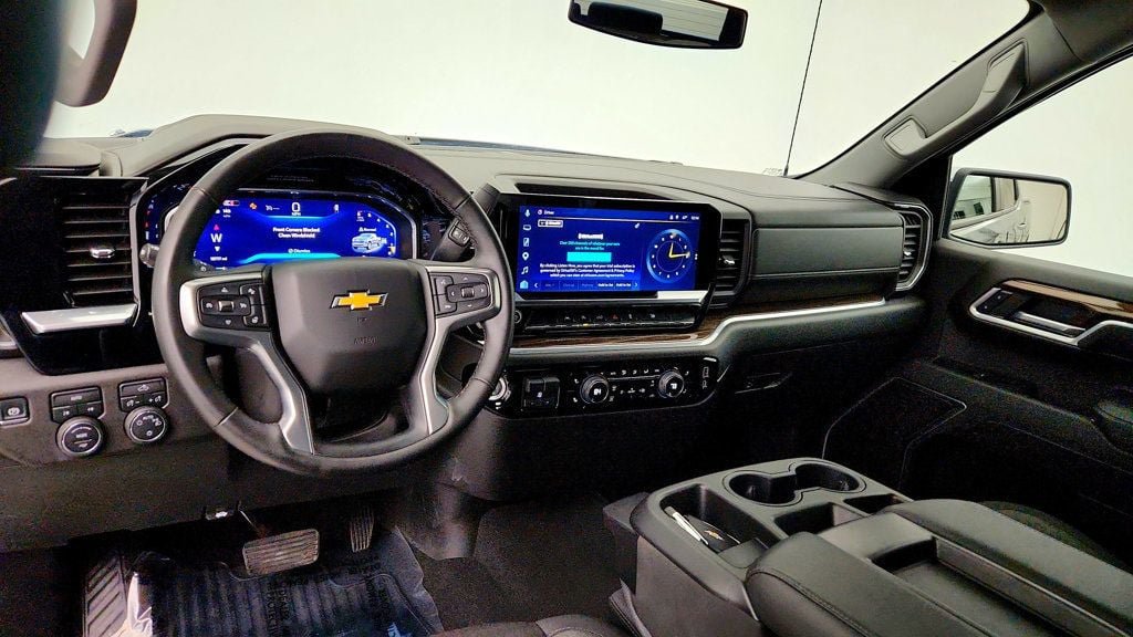 Used 2026 Chevrolet Silverado 1500 LT AWD/4WD image 12
