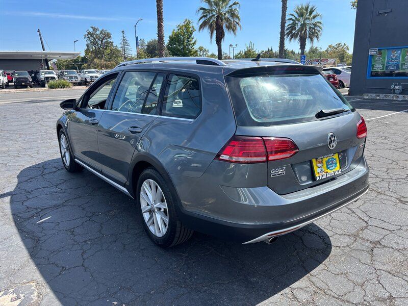 Used 2019 Volkswagen Golf Alltrack S AWD/4WD image 8