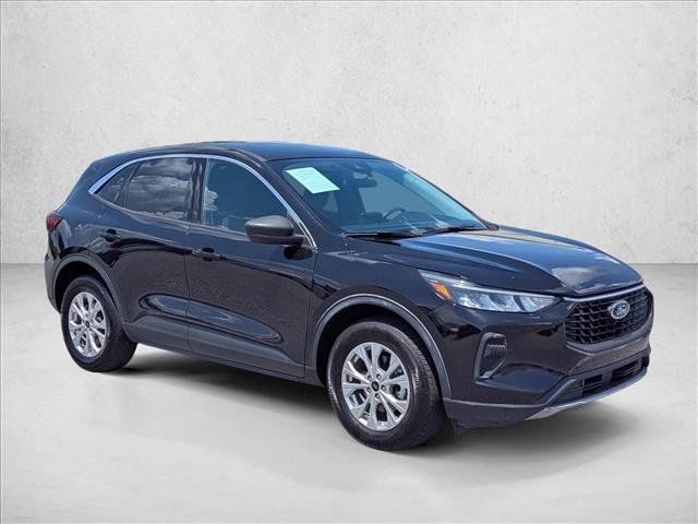 Used 2024 Ford Escape Active AWD/4WD image 3