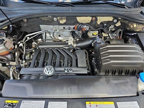 Used 2022 Volkswagen Atlas Cross Sport SEL R-Line AWD/4WD image 37