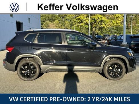 Certified 2023 Volkswagen Taos SE FWD image 8