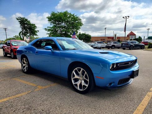 Used 2016 Dodge Challenger SXT Plus RWD image 3