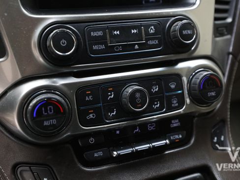Used 2019 Chevrolet Suburban LT AWD/4WD image 25