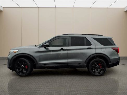 Used 2023 Ford Explorer ST w/ Equipment Group 401A image 3