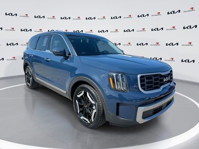 Used 2023 Kia Telluride S w/ S Sunroof Package