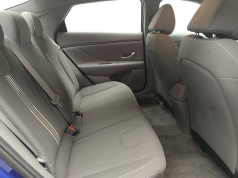 Used 2023 Hyundai Elantra SEL w/ Convenience Package FWD image 19
