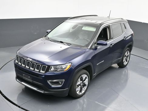 Used 2019 Jeep Compass Limited image 32