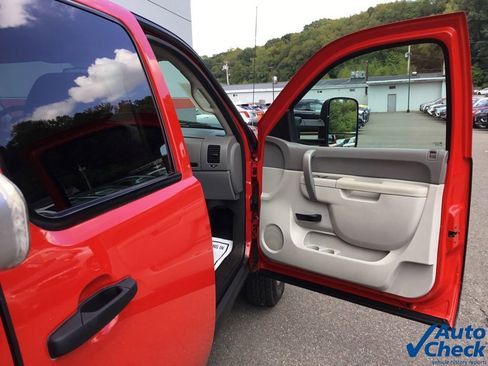 Used 2013 Chevrolet Silverado 3500 W/T w/ Snow Plow Prep Package image 42