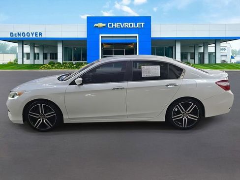 Used 2017 Honda Accord Sport image 9