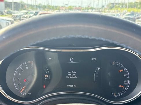 Used 2019 Jeep Grand Cherokee Laredo AWD/4WD image 15
