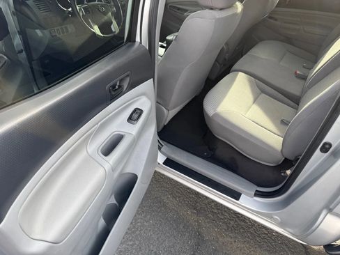 Used 2012 Toyota Tacoma PreRunner w/ SR5 Pkg image 10