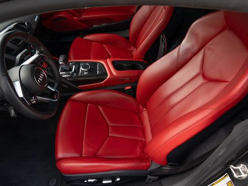 Used 2018 Audi R8 V10 RWD image 26