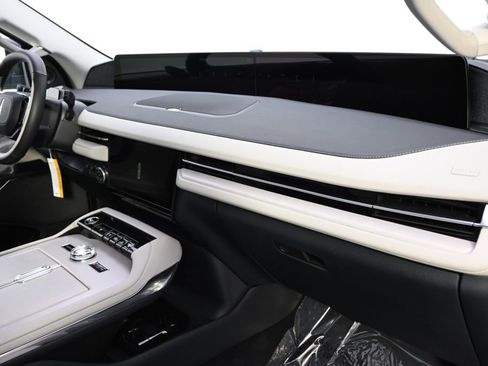 New 2026 Lincoln Navigator Reserve AWD/4WD image 15