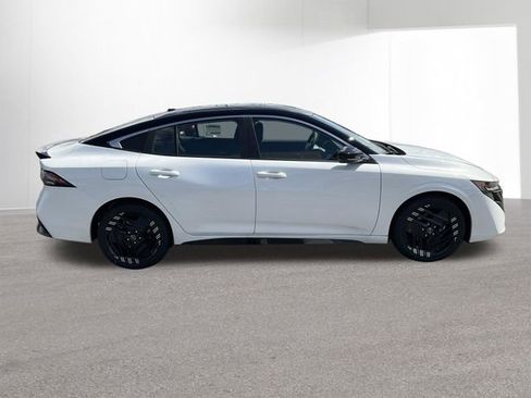 New 2026 Nissan Sentra SR w/ SR All Weather Package FWD image 32