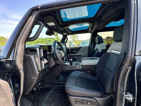 New 2026 GMC Hummer EV 4x4 Crew Cab w/ LPO, Sport Package image 15