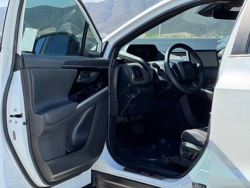 Used 2025 Toyota bZ4X AWD w/ Weather Package image 7