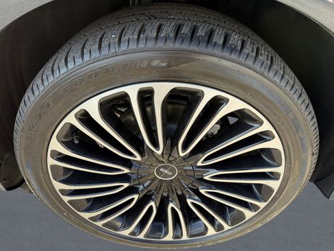 Used 2025 Lincoln Aviator Black Label AWD/4WD image 9