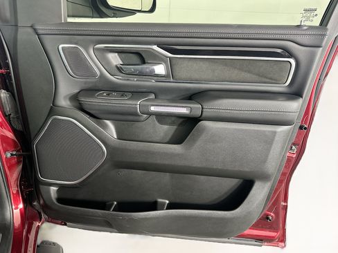 Used 2022 RAM 1500 Laramie AWD/4WD image 32