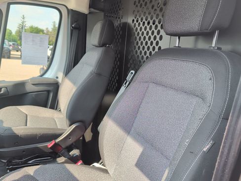 Used 2025 RAM ProMaster 2500 w/ U-Haul Equipment Group FWD image 9
