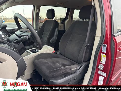 Used 2015 Dodge Grand Caravan SXT image 12