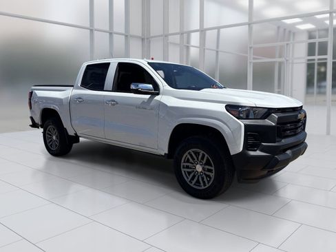 Used 2025 Chevrolet Colorado W/T AWD/4WD image 8